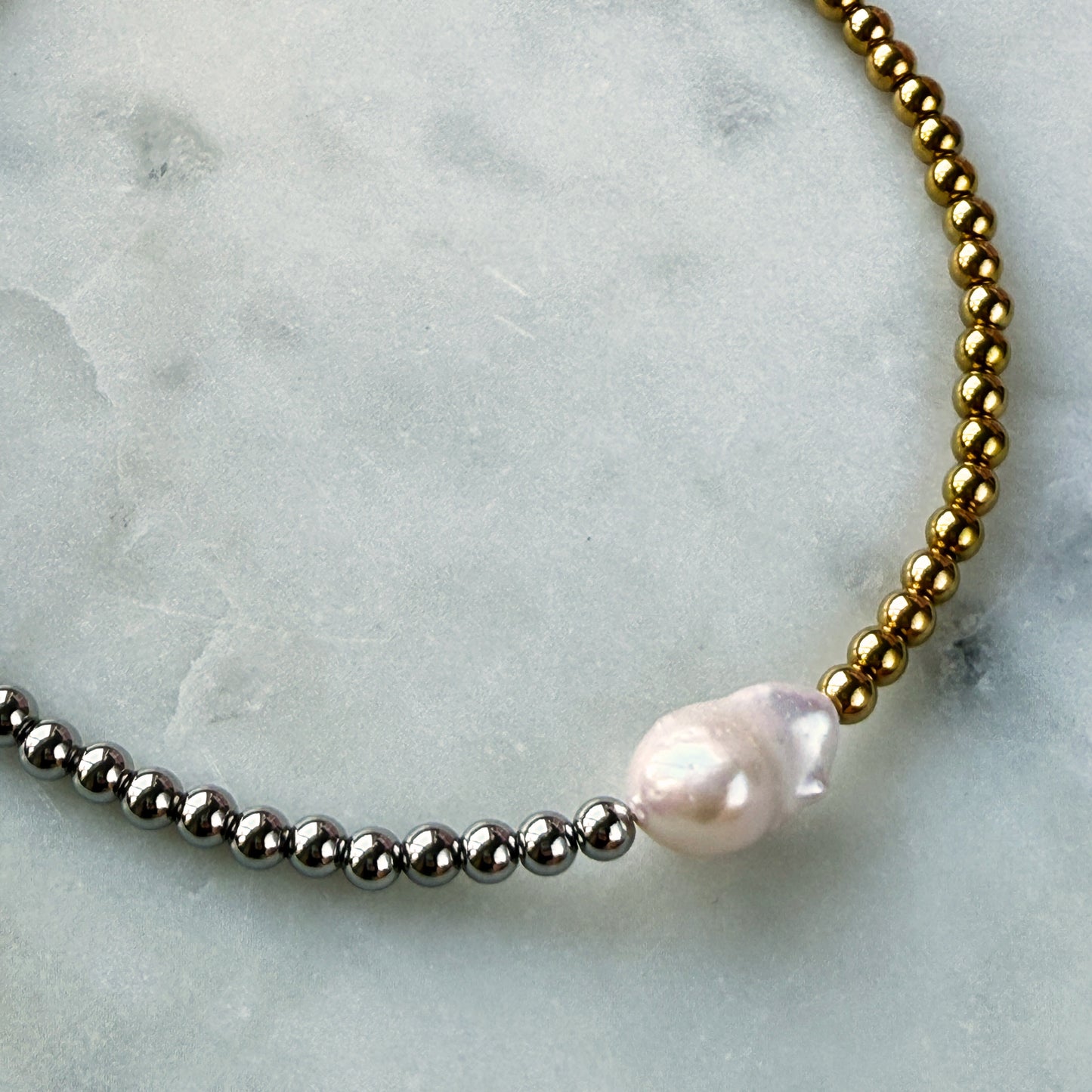 Bicolor Necklace With Large Pearl