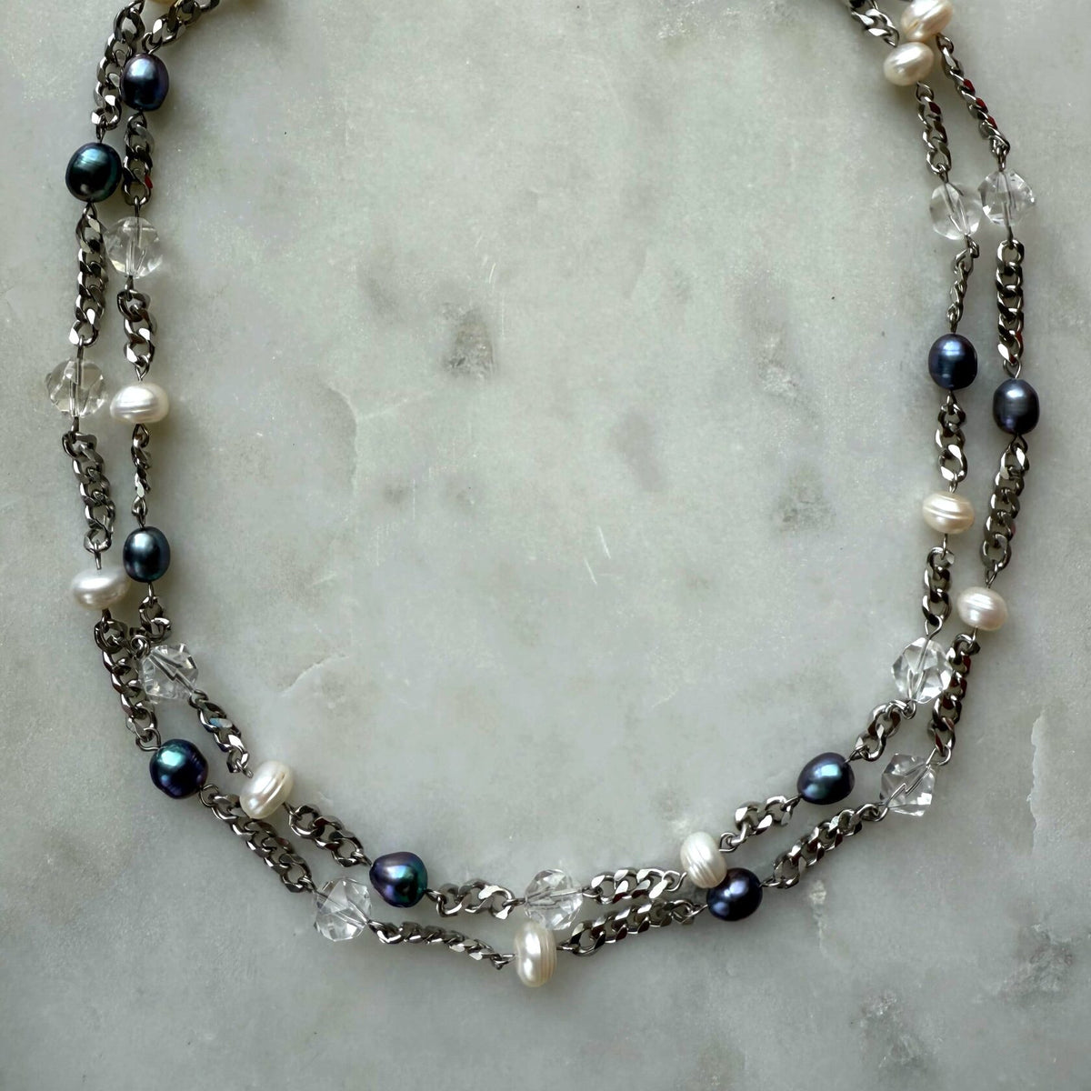 Noir Lumiere Necklace