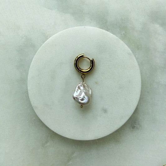 Single Earring With Large Pearl