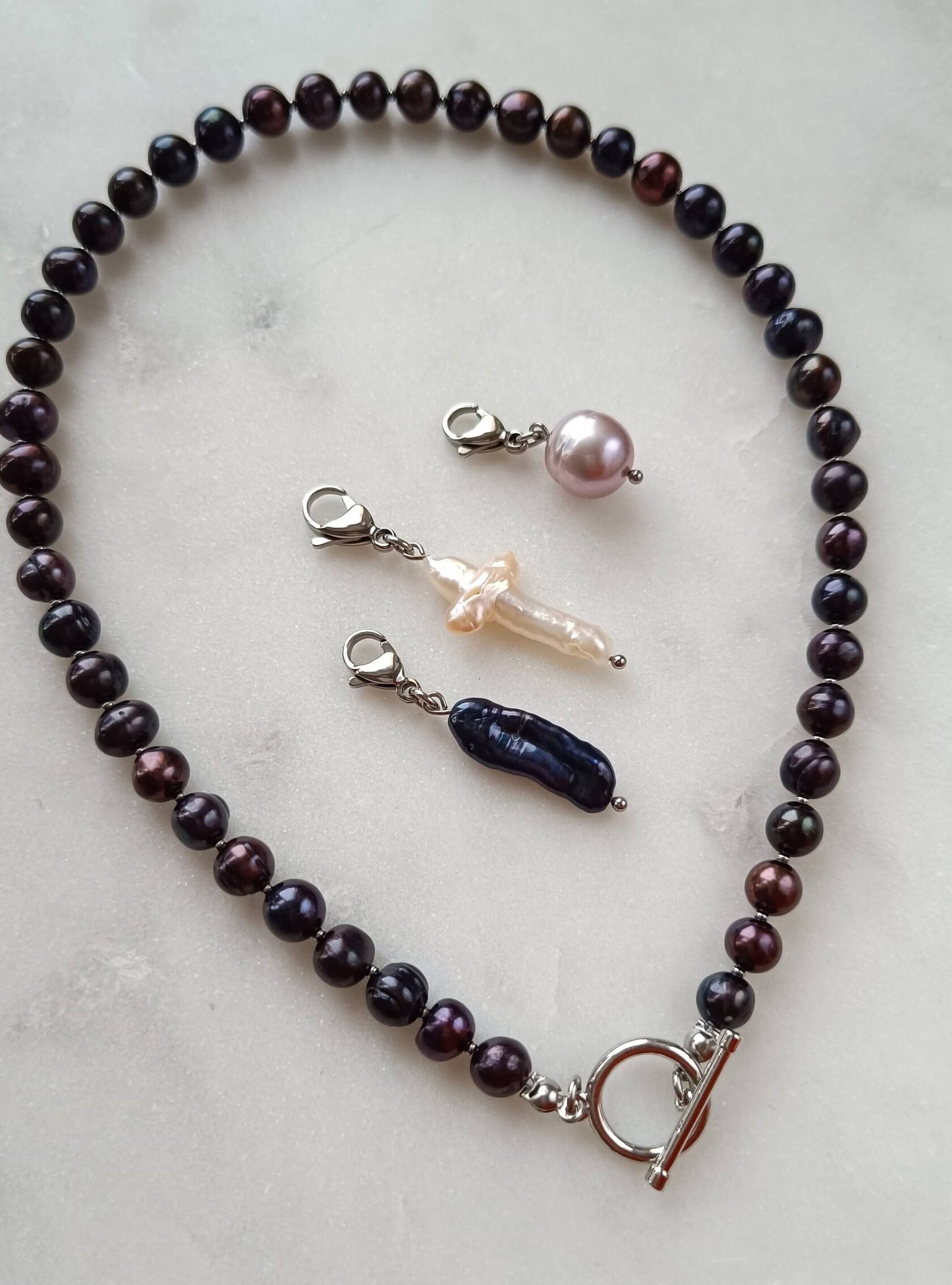 Versa Pearl Necklace