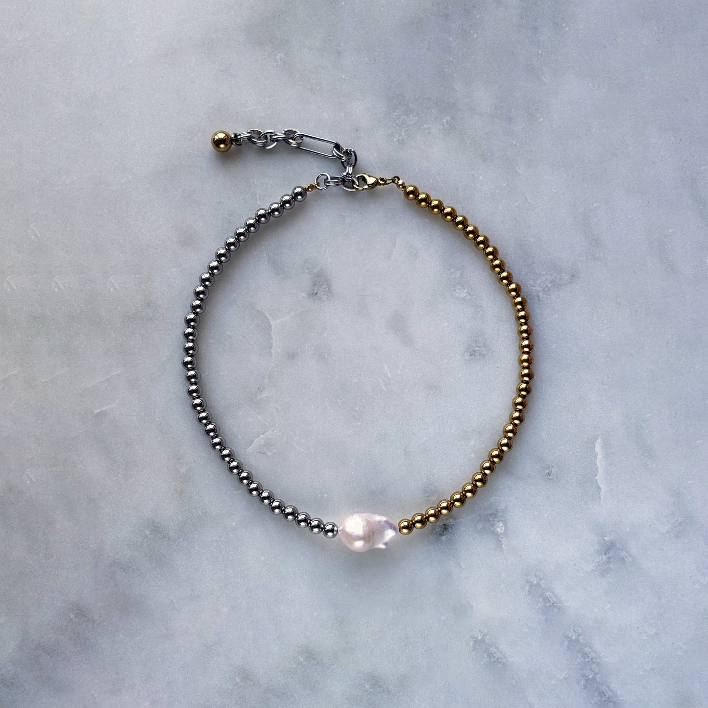 Bicolor Necklace With Large Pearl
