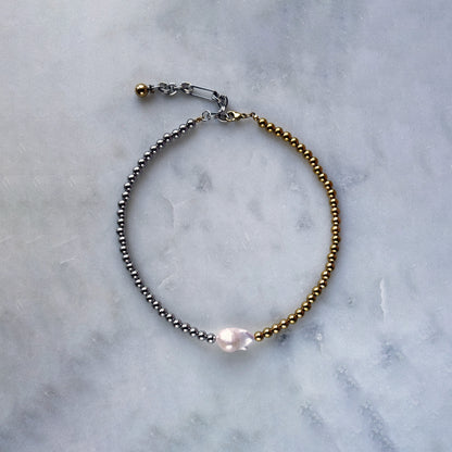 Bicolor Necklace With Large Pearl
