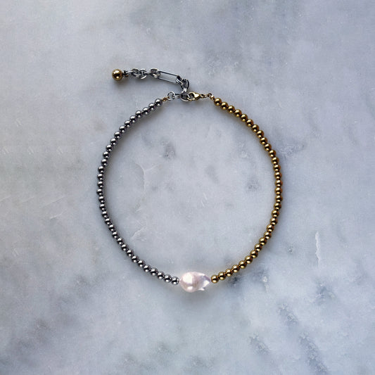 Bicolor Necklace With Large Pearl