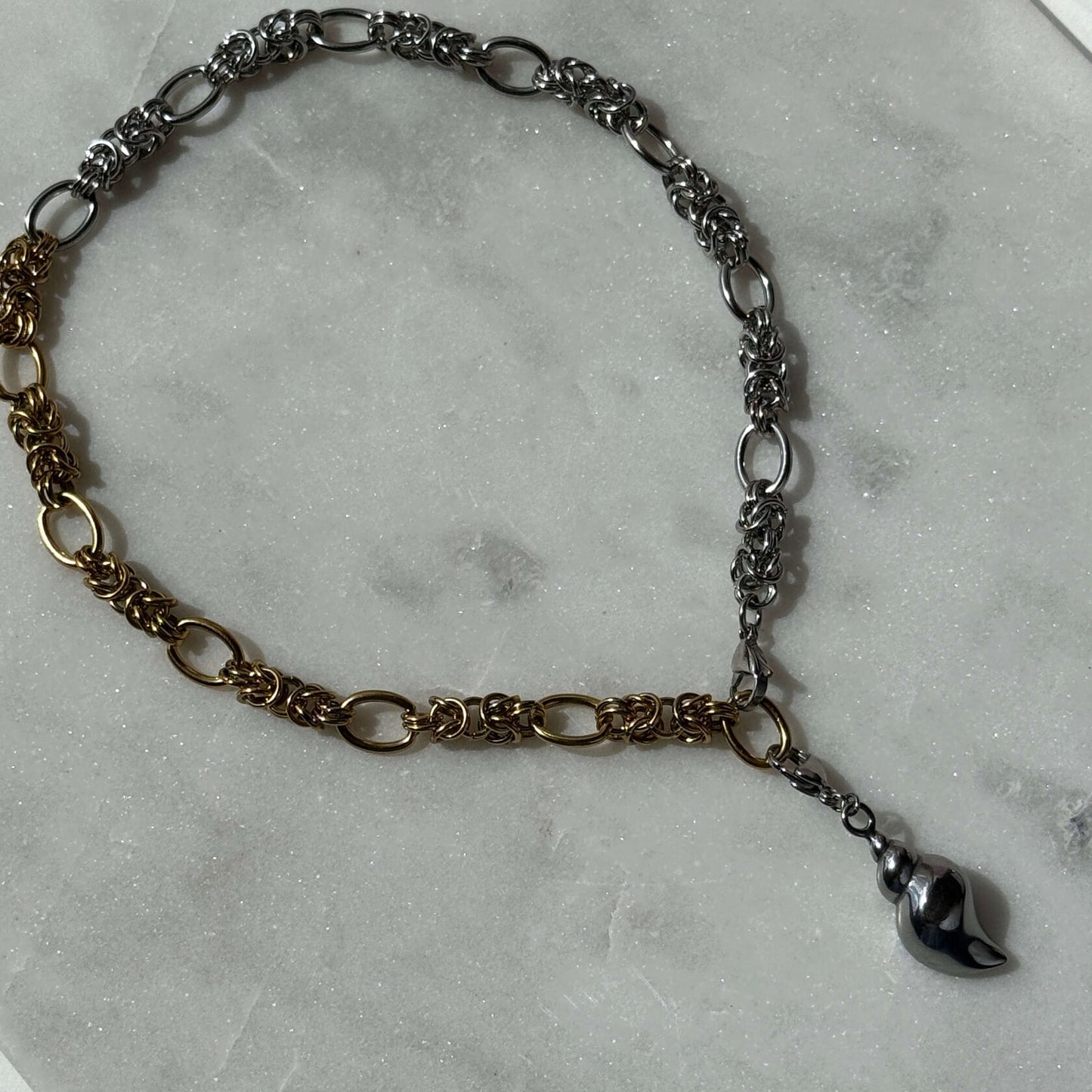 Bicolor Shell Necklace