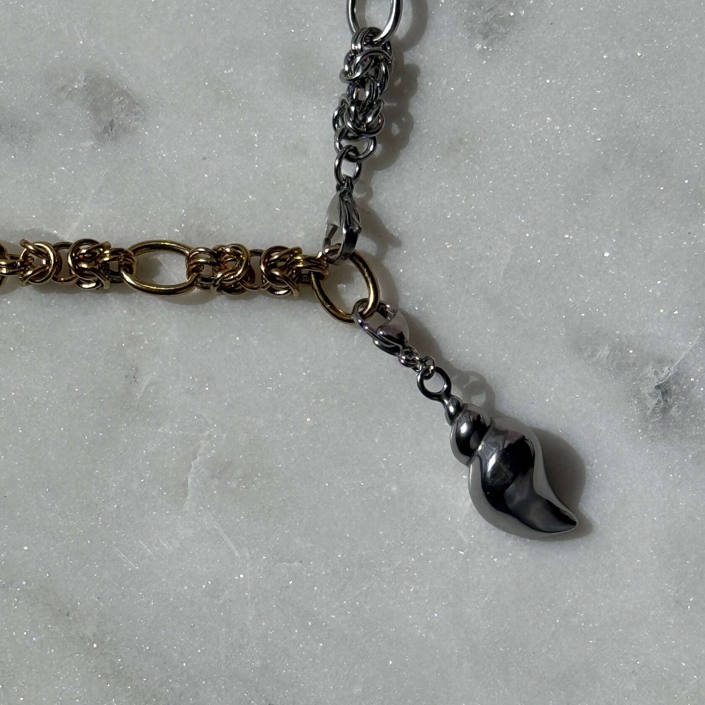 Bicolor Shell Necklace