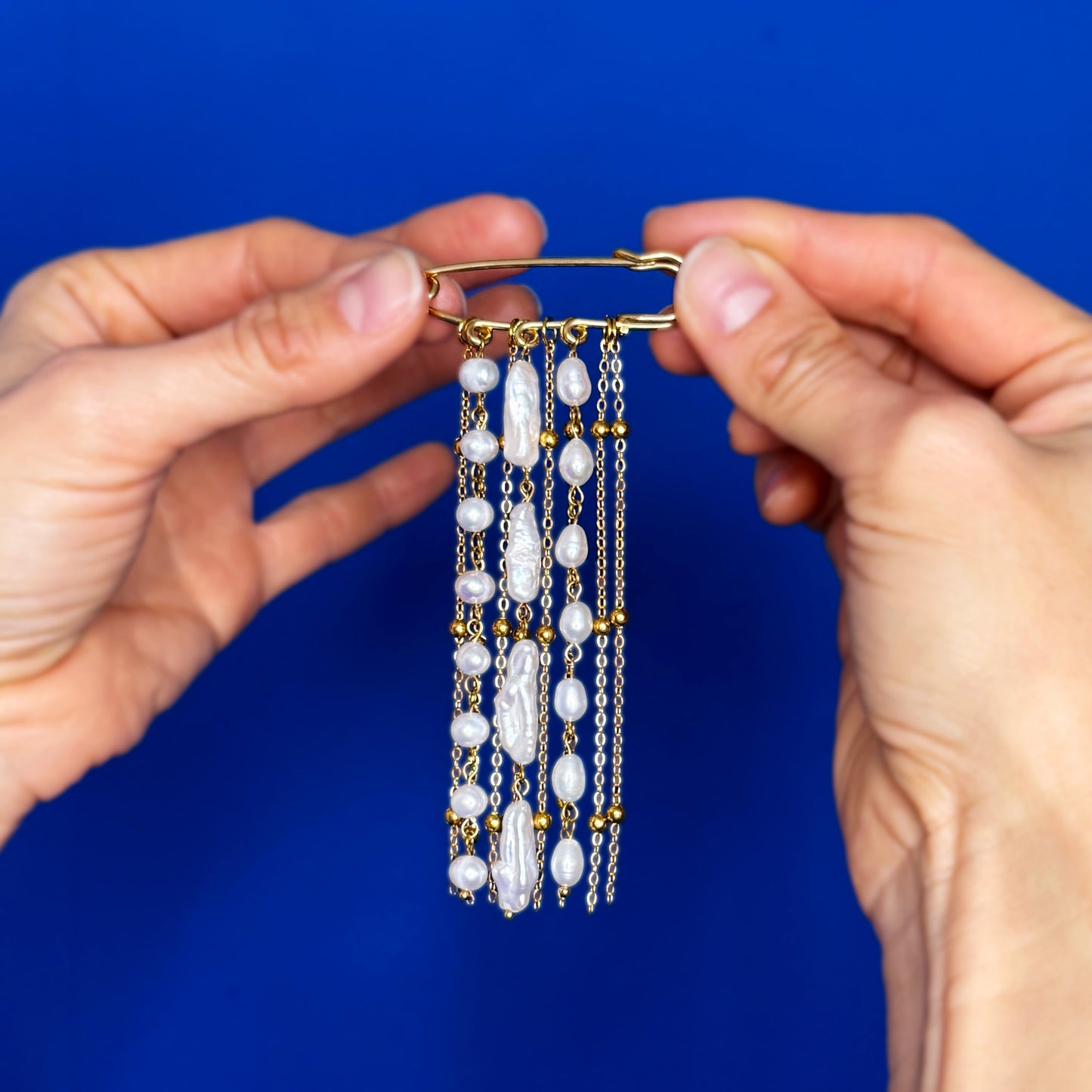 Brooch With Pearl And Chain Fringe