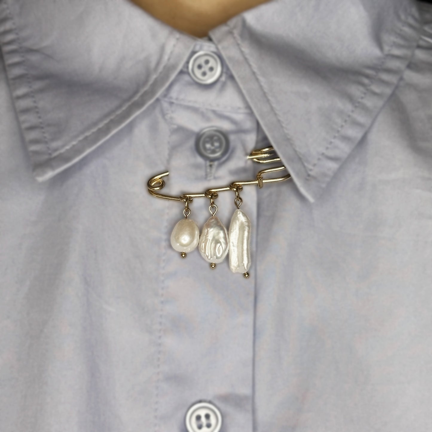 Brooch With Three Pearls