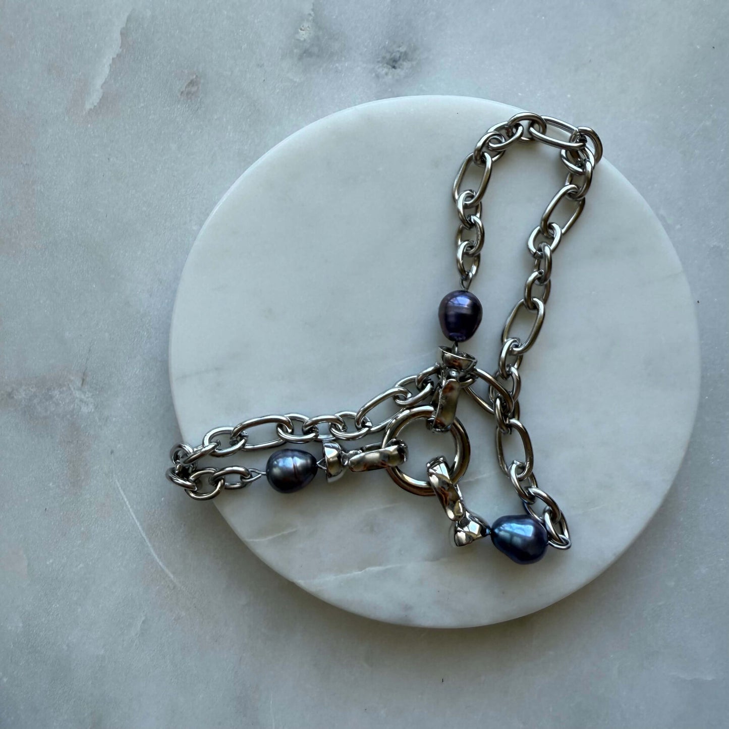 Finger Bracelet With Pearls