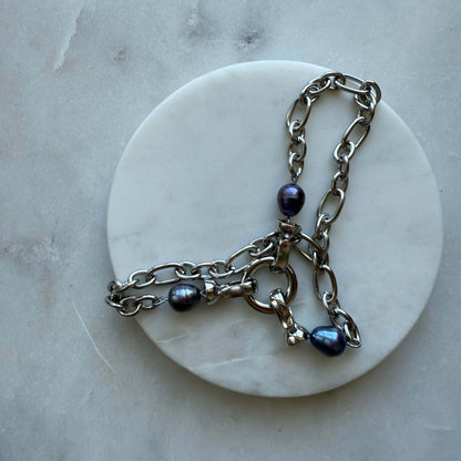 Finger Bracelet With Pearls