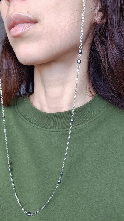 Elegant Pearl Eyewear Chain