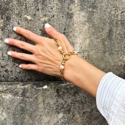 Finger Bracelet With Pearls - Silver and Blue