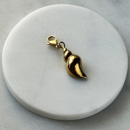 Pendant With Shell