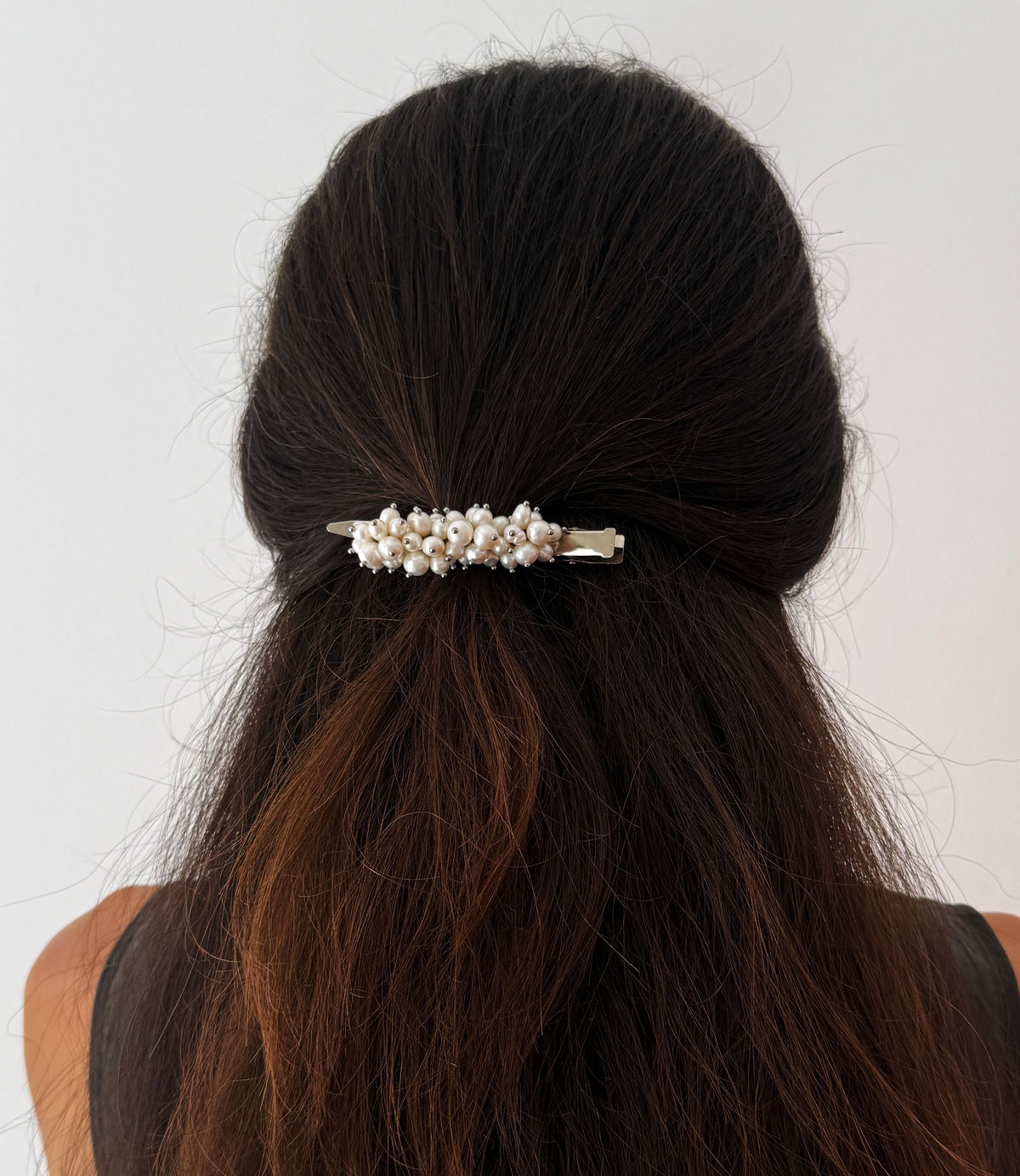 Luminous Pearl Cluster Hairpin