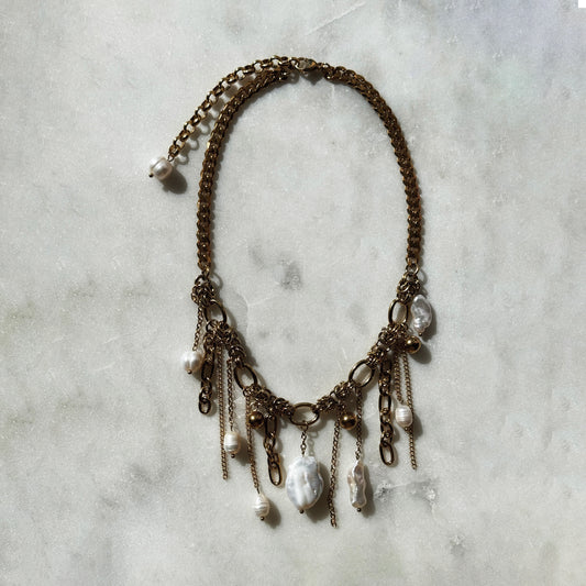 Necklace In Gold With Fringe Of Chains And Pearls