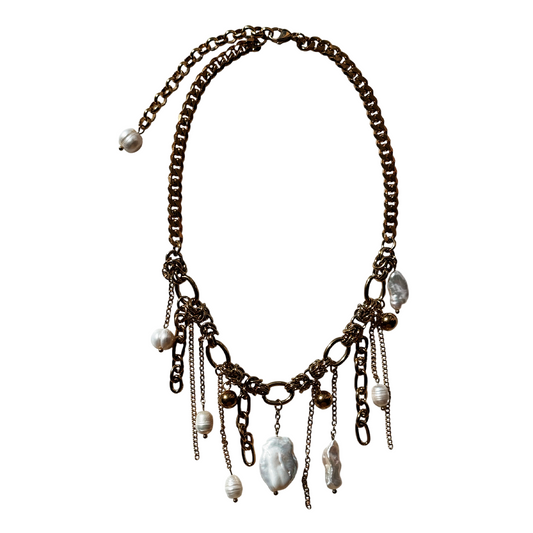 Necklace In Gold With Fringe Of Chains And Pearls