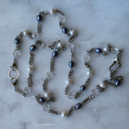 Noir Lumiere Necklace