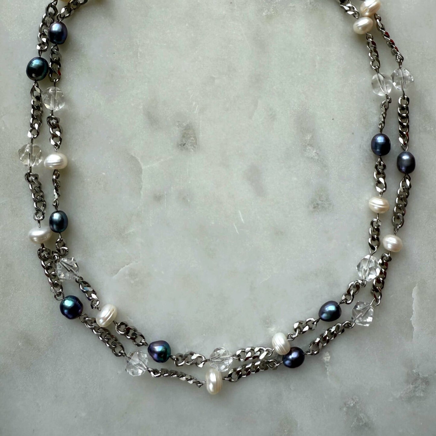 Noir Lumiere Necklace