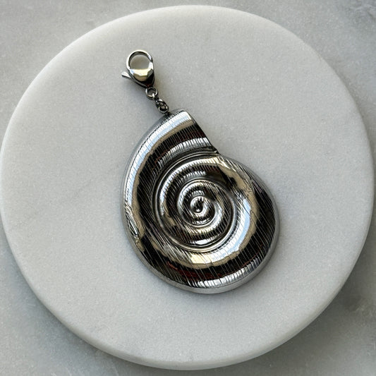Pendant With Carabiner - Silver Shell Round