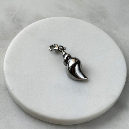 Pendant With Shell