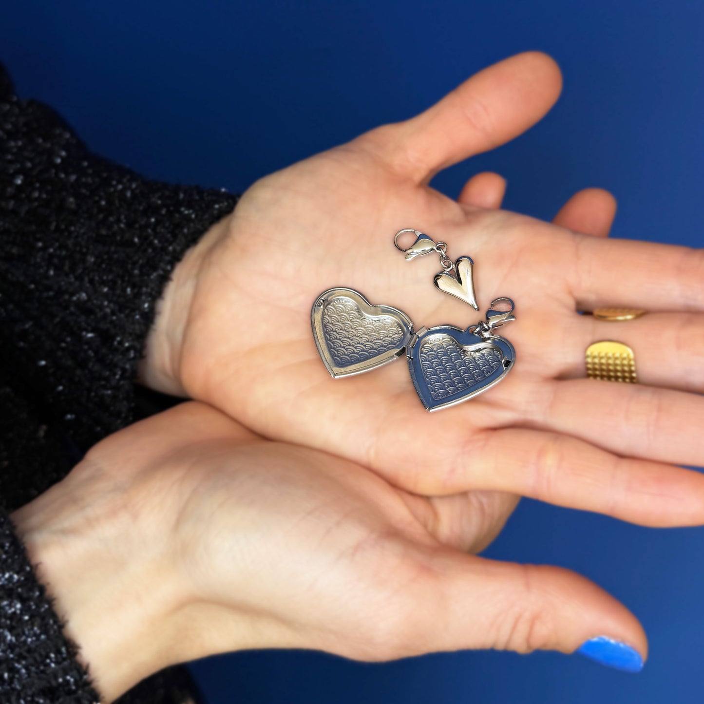 Set - A Medallion In Silver