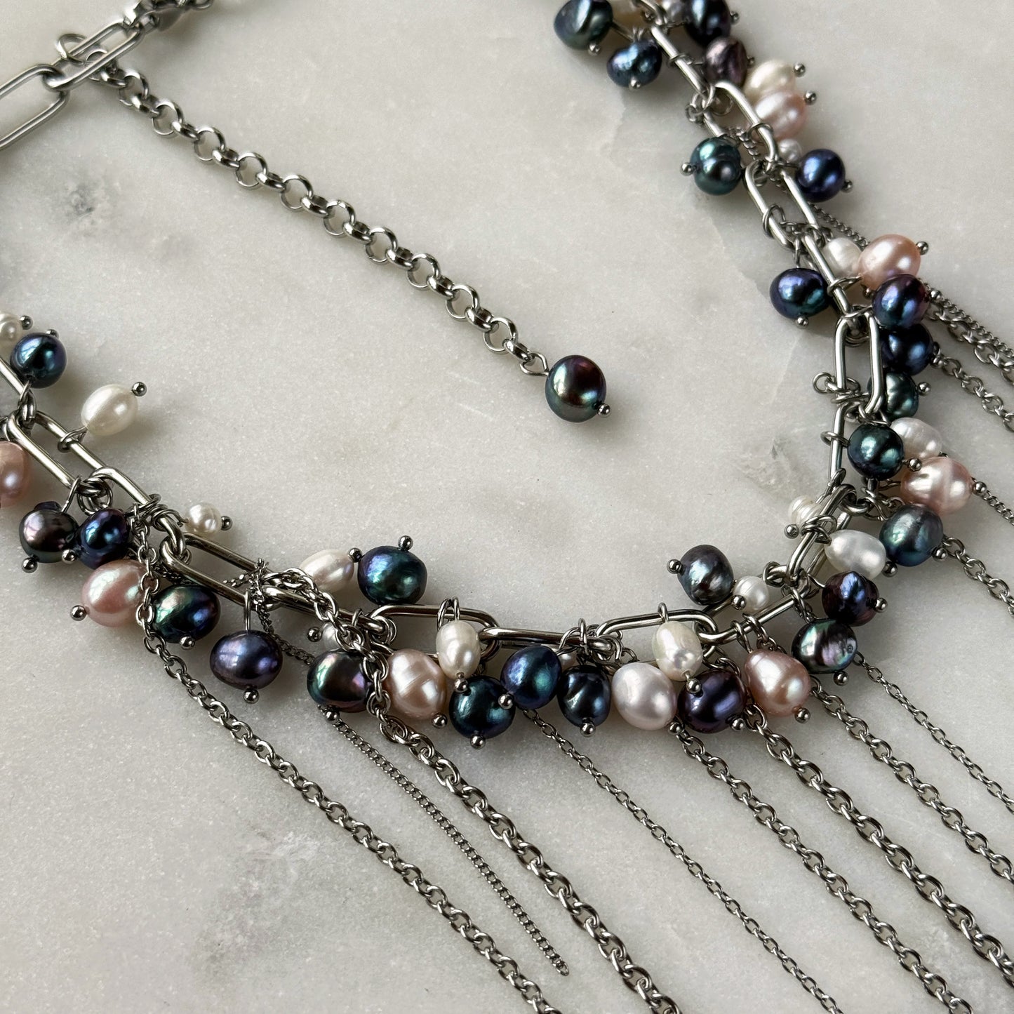 Three-Color Pearl Necklace with Chain Fringe