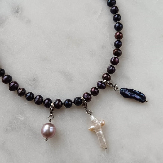 Versa Pearl Necklace